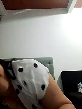 tiffany Johnson1 online show from 28, 9, 2025