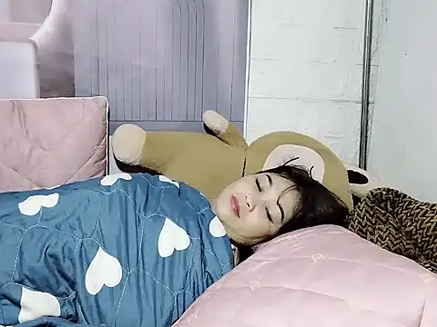 Lyly nuce online show from 11, 11, 2025