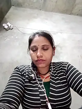 Snapshot of Sandhya_x chatting on 7, 11, 2025 Sandhya x online show from 7, 11, 2025