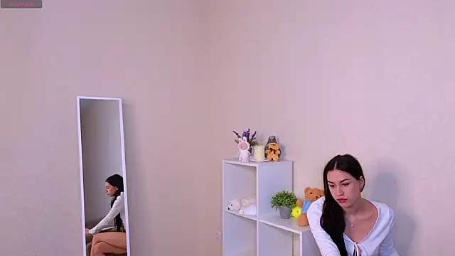 Snapshot of miacuteeee chatting on 23, 10, 2025 miacuteeee online show from 23, 10, 2025