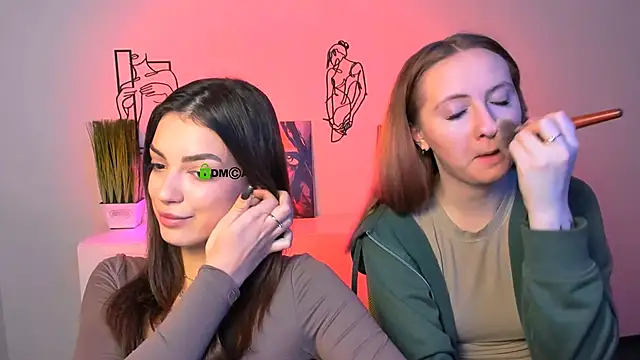 Snapshot of mila_glow1 chatting on 4, 11, 2025 mila glow1 online show from 4, 11, 2025