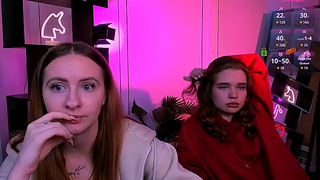 Snapshot of mila_glow1 chatting on 8, 11, 2025 mila glow1 online show from 8, 11, 2025