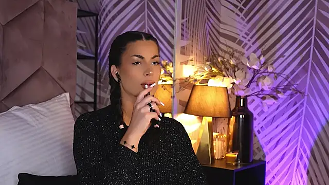 EvaRhea online show from 4, 12, 2025