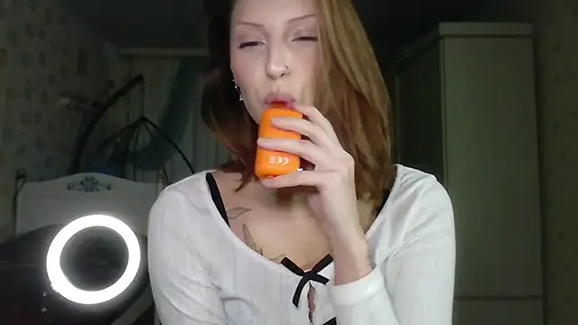 Snapshot of RuxaShade chatting on 27, 11, 2025 RuxaShade online show from 27, 11, 2025