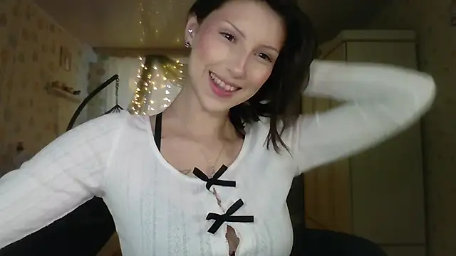 Snapshot of RuxaShade chatting on 15, 12, 2025 RuxaShade online show from 15, 12, 2025