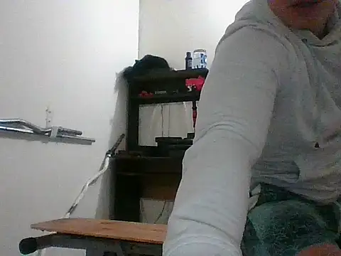 Snapshot of mickseb89 chatting on 30, 9, 2025 mickseb89 online show from 30, 9, 2025