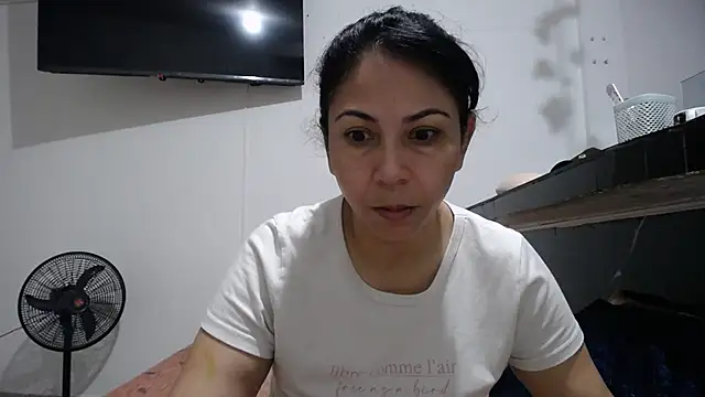 Snapshot of yohacriss chatting on 20, 10, 2025 yohacriss online show from 20, 10, 2025