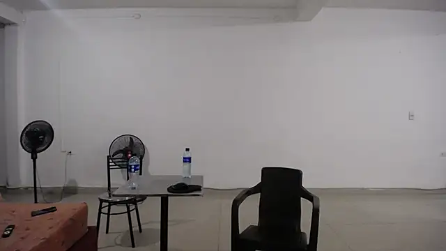 Snapshot of yohacriss chatting on 28, 10, 2025 yohacriss online show from 28, 10, 2025