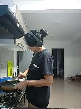 Snapshot of yohacriss chatting on 10, 11, 2025 yohacriss online show from 10, 11, 2025