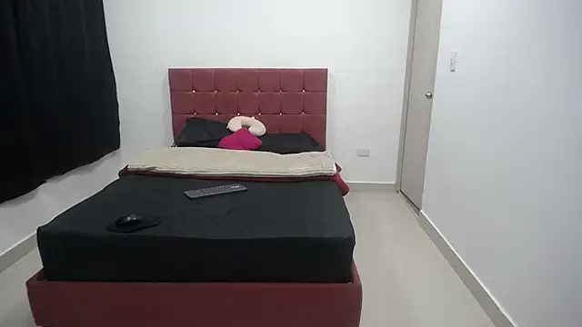 Snapshot of yohacriss chatting on 13, 11, 2025 yohacriss online show from 13, 11, 2025