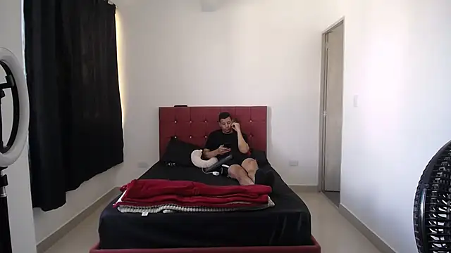 Snapshot of yohacriss chatting on 23, 11, 2025 yohacriss online show from 23, 11, 2025