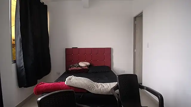 Snapshot of yohacriss chatting on 24, 11, 2025 yohacriss online show from 24, 11, 2025