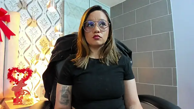 Sky Junne online show from 14, 11, 2025