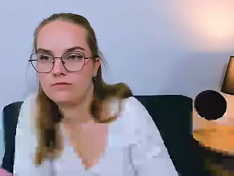 AliceCrazy69 online show from 18, 11, 2025