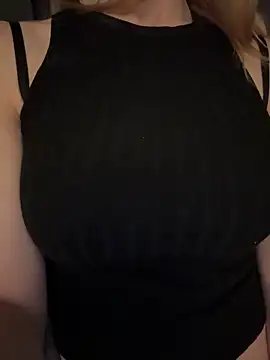 Snapshot of ellieen chatting on 1, 12, 2025 ellieen online show from 1, 12, 2025