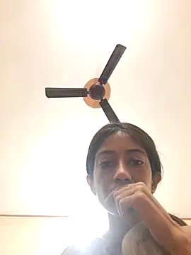 Snapshot of Evneet27_Saavu chatting on 15, 11, 2025 Evneet27 Saavu online show from 15, 11, 2025