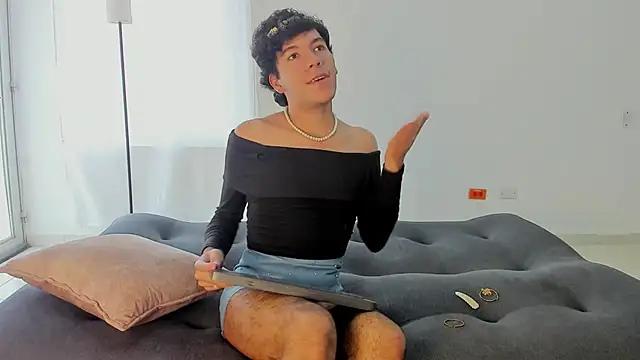 Snapshot of E_R_O_S_ chatting on 18, 10, 2025 E R O S online show from 18, 10, 2025