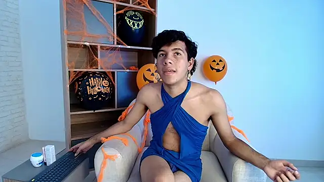 Snapshot of E_R_O_S_ chatting on 28, 10, 2025 E R O S online show from 28, 10, 2025