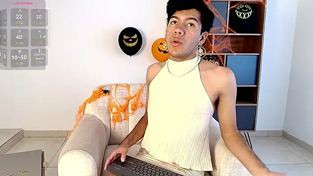 Snapshot of E_R_O_S_ chatting on 2, 11, 2025 E R O S online show from 2, 11, 2025