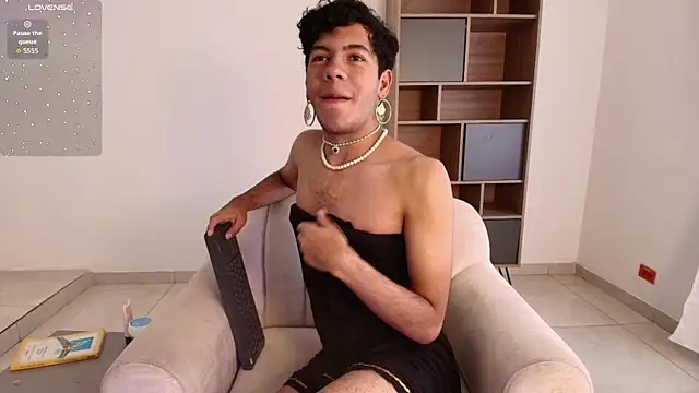 Snapshot of E_R_O_S_ chatting on 16, 11, 2025 E R O S online show from 16, 11, 2025