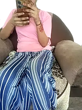Snapshot of Student_girl2 chatting on 18, 9, 2025 Student girl2 online show from 18, 9, 2025