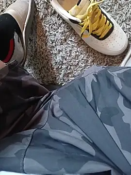 Snapshot of MRTATTWO chatting on 8, 11, 2025 MRTATTWO online show from 8, 11, 2025