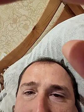 Snapshot of zurab39 chatting on 2, 12, 2025 zurab39 online show from 2, 12, 2025