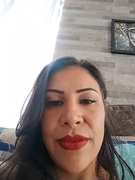 KittyHoleshot87 online show from 13, 4, 2026