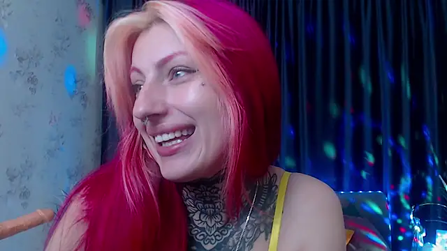 Nina Blum  online show from 27, 10, 2025