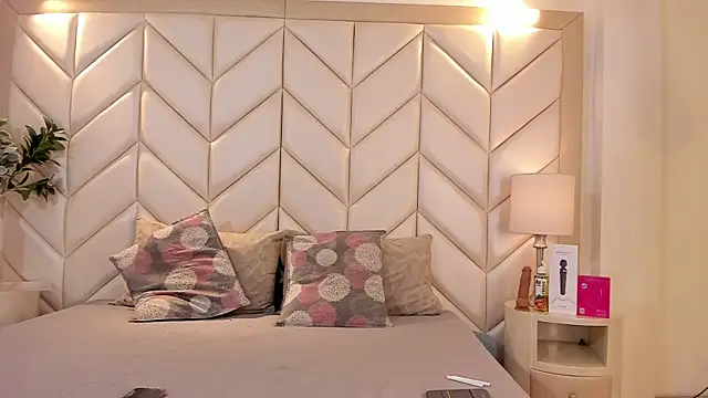 NikoStone  online show from 1, 4, 2026