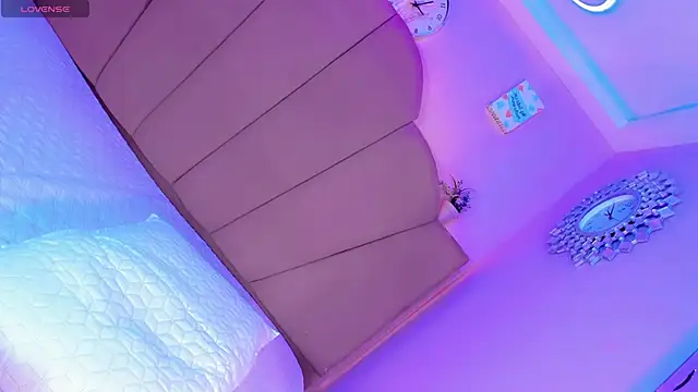 Nauthy girl online show from 11, 9, 2025