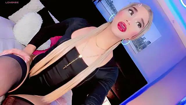 Nauthy girl online show from 19, 1, 2026