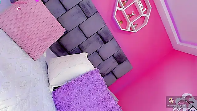 Nauthy girl online show from 28, 2, 2026