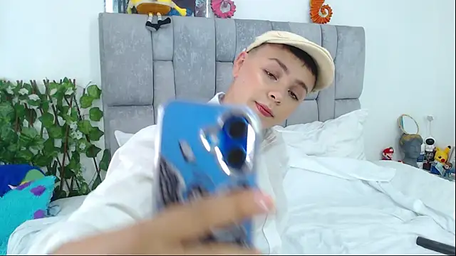 Snapshot of christopher_Hot chatting on 3, 10, 2025 christopher Hot online show from 3, 10, 2025