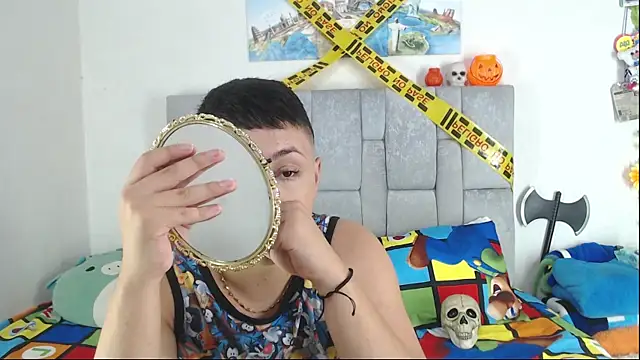 Snapshot of christopher_Hot chatting on 21, 10, 2025 christopher Hot online show from 21, 10, 2025