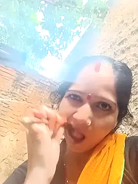 Snapshot of Jooli_xx chatting on 13, 10, 2025 Jooli xx online show from 13, 10, 2025