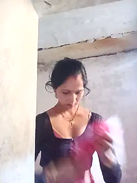 Snapshot of Jooli_xx chatting on 5, 12, 2025 Jooli xx online show from 5, 12, 2025