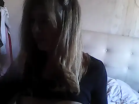Snapshot of Transfanny chatting on 12, 9, 2025 Transfanny online show from 12, 9, 2025