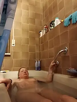 LiluLiluLilu online show from 6, 4, 2026