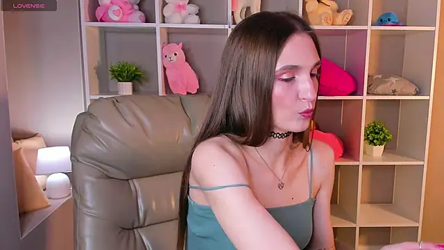 Alisha Green online show from 18, 9, 2025