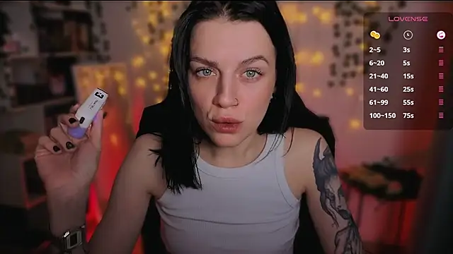 raspberry  girl  online show from 9, 10, 2025