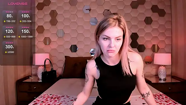 Snapshot of NaomiSol chatting on 17, 9, 2025 NaomiSol online show from 17, 9, 2025