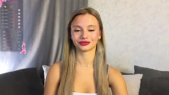 Snapshot of NaughtySeraphine chatting on 24, 10, 2025 NaughtySeraphine online show from 24, 10, 2025