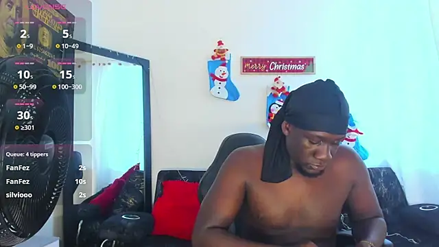 Snapshot of lucas_manzon chatting on 13, 12, 2025 lucas manzon online show from 13, 12, 2025