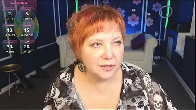 Snapshot of Kira_Kenett chatting on 9, 10, 2025 Kira Kenett online show from 9, 10, 2025