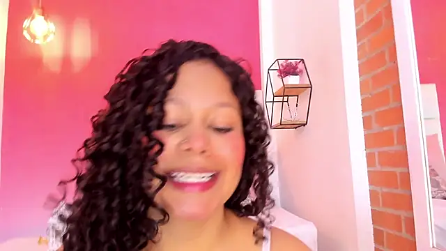 Snapshot of kendal_sexy3 chatting on 27, 9, 2025 kendal sexy3 online show from 27, 9, 2025