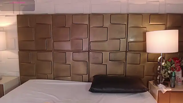 HatsaJones online show from 3, 10, 2025