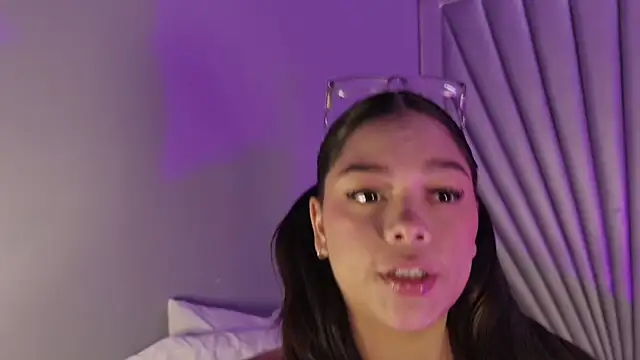 HatsaJones online show from 18, 4, 2026