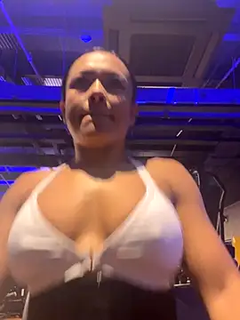 TiffanyyLam online show from 24, 10, 2025