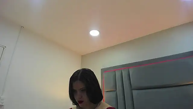 NahiaMonet online show from 8, 11, 2025